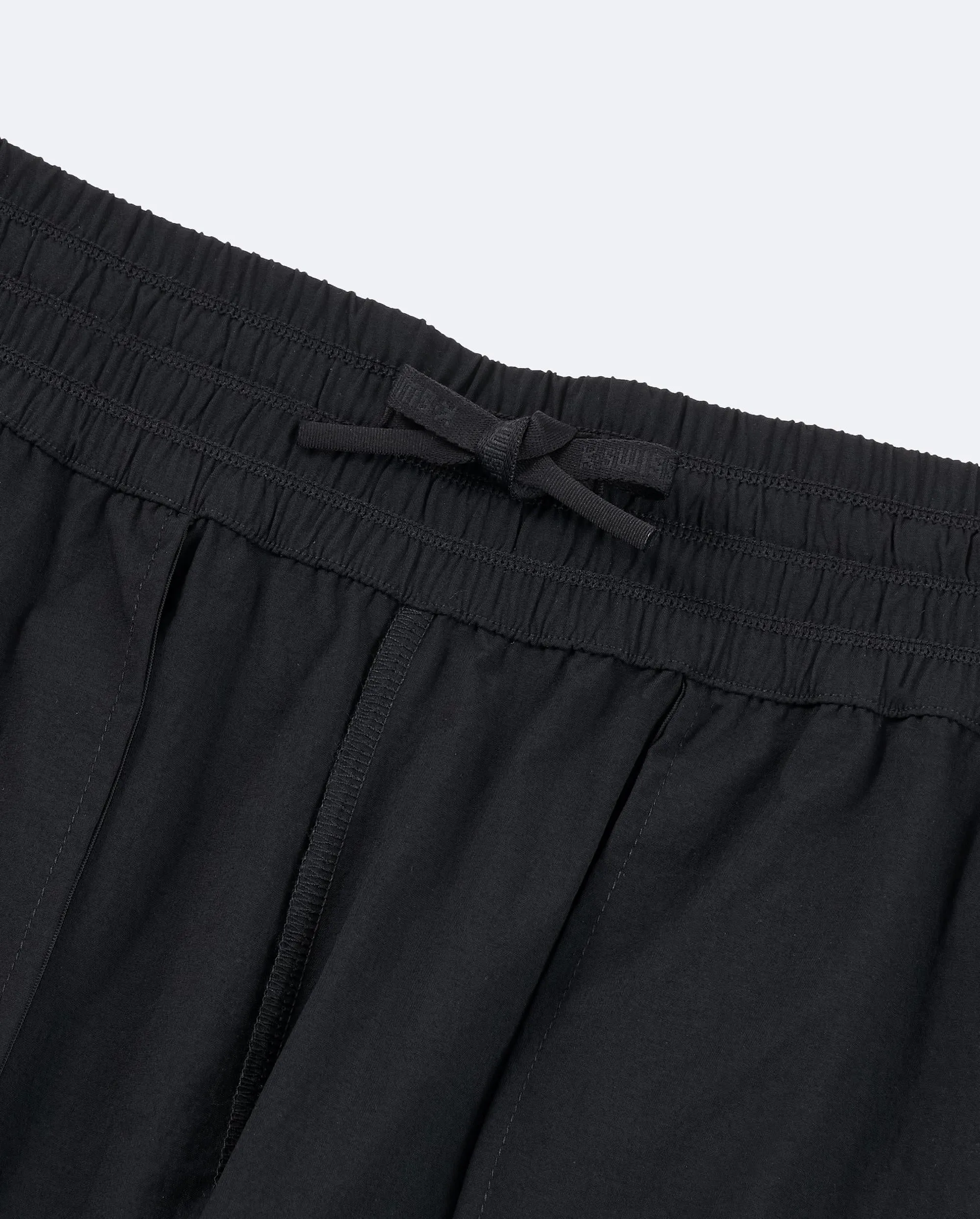 1911669-008 | WOMEN'S K-SWISS LOGO LOOSE FIT SHORTS | BLACK