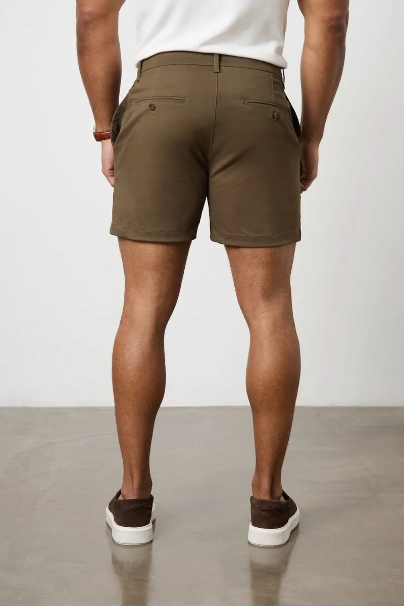 Athletic Fit Chino Shorts 5'' in Khaki