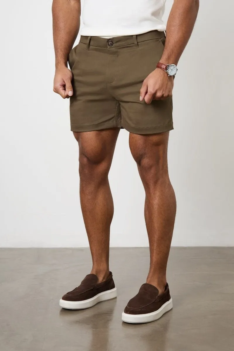 Athletic Fit Chino Shorts 5'' in Khaki