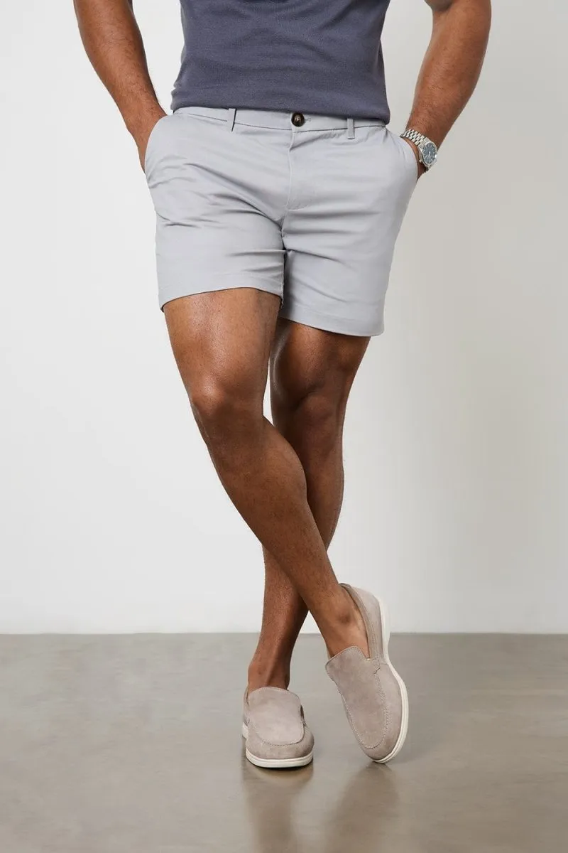 Athletic Fit Chino Shorts 5" in Pale Grey