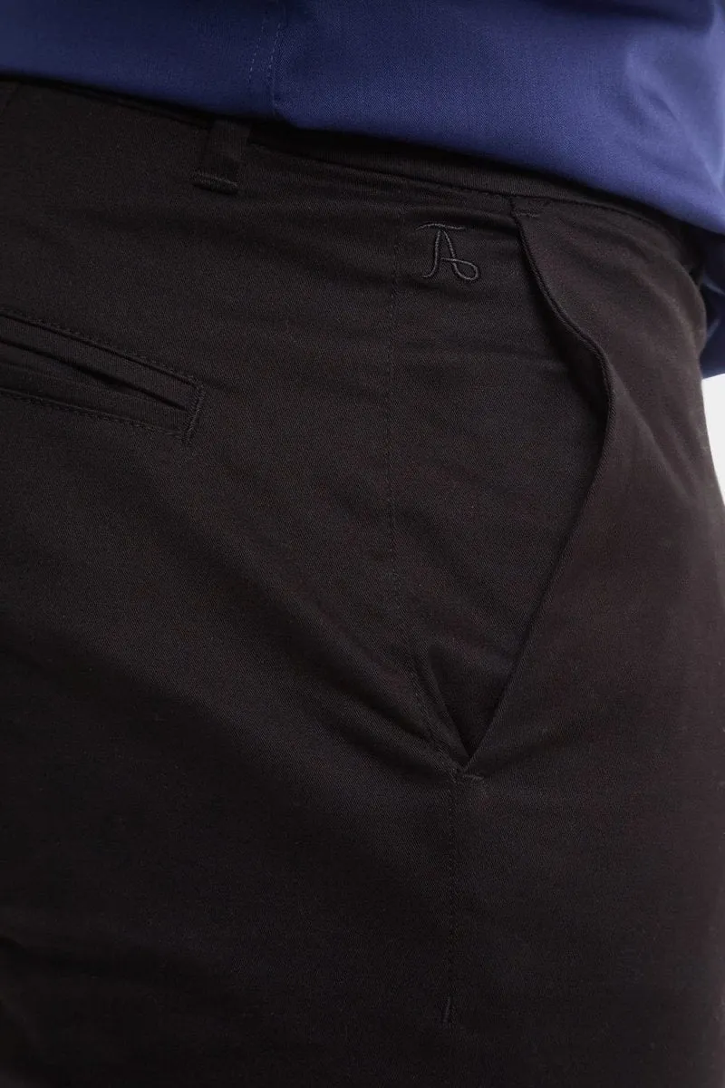 Athletic Fit Chino Shorts 7" in Black