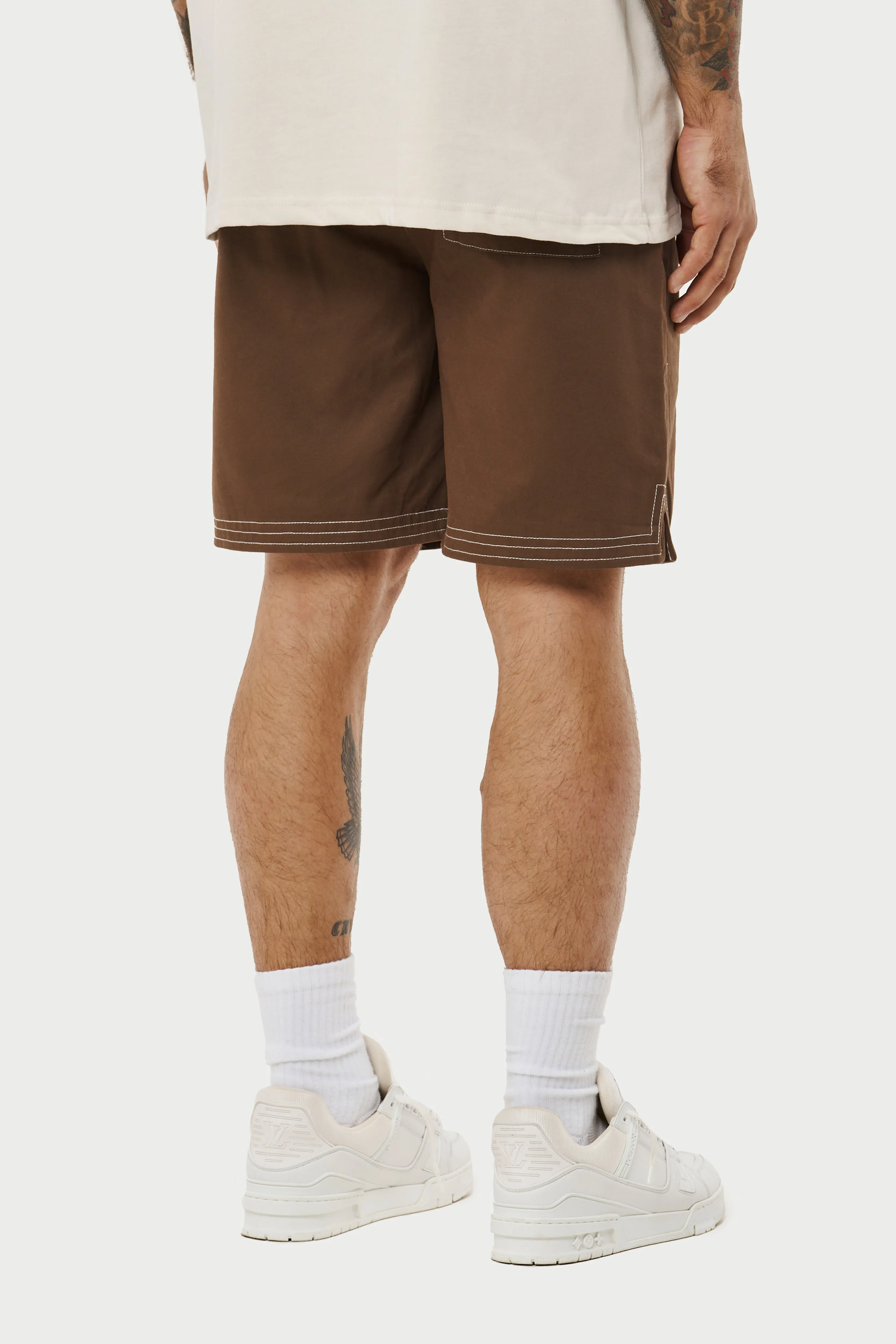 CONTRAST STITCH WOVEN SHORTS - BROWN