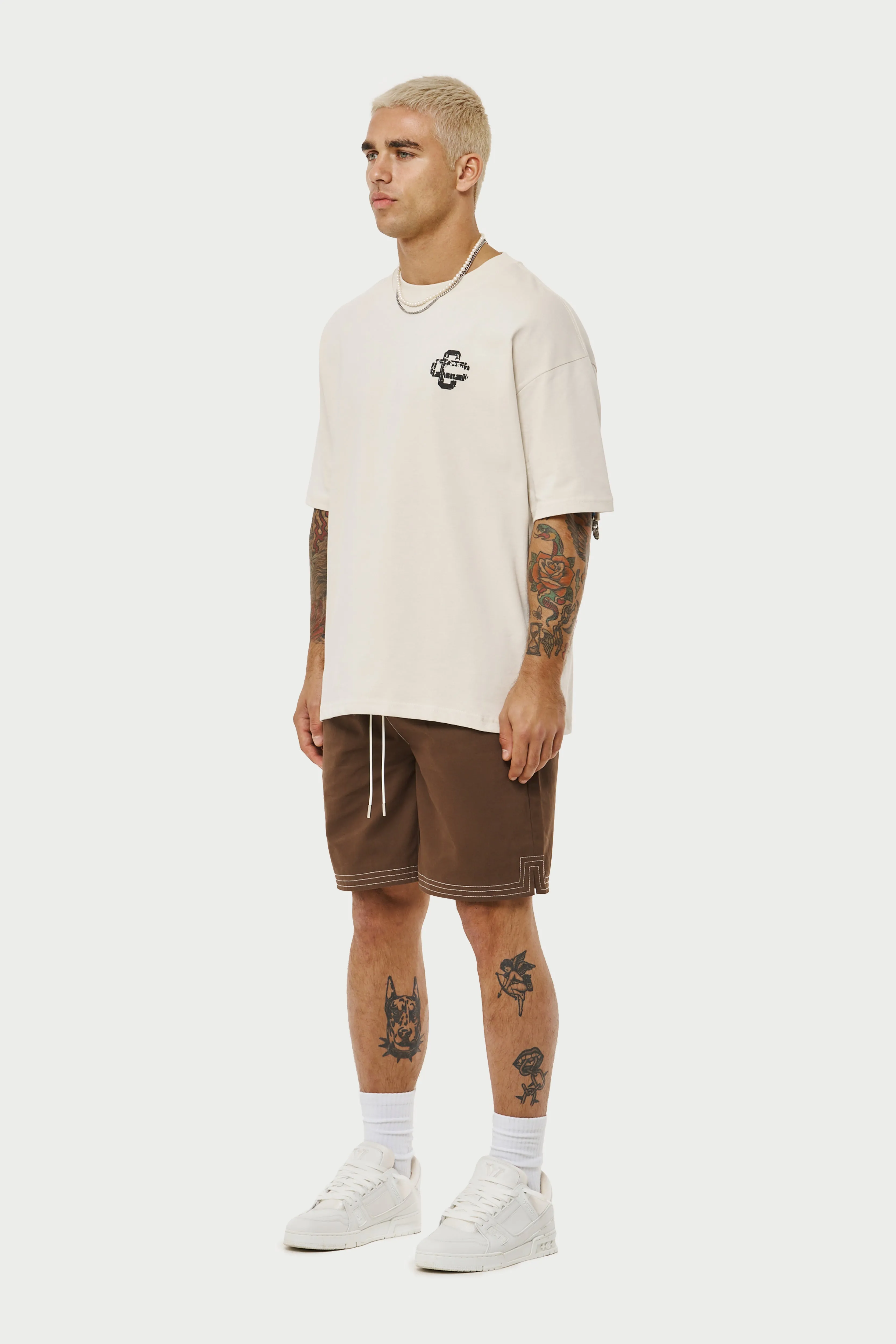 CONTRAST STITCH WOVEN SHORTS - BROWN