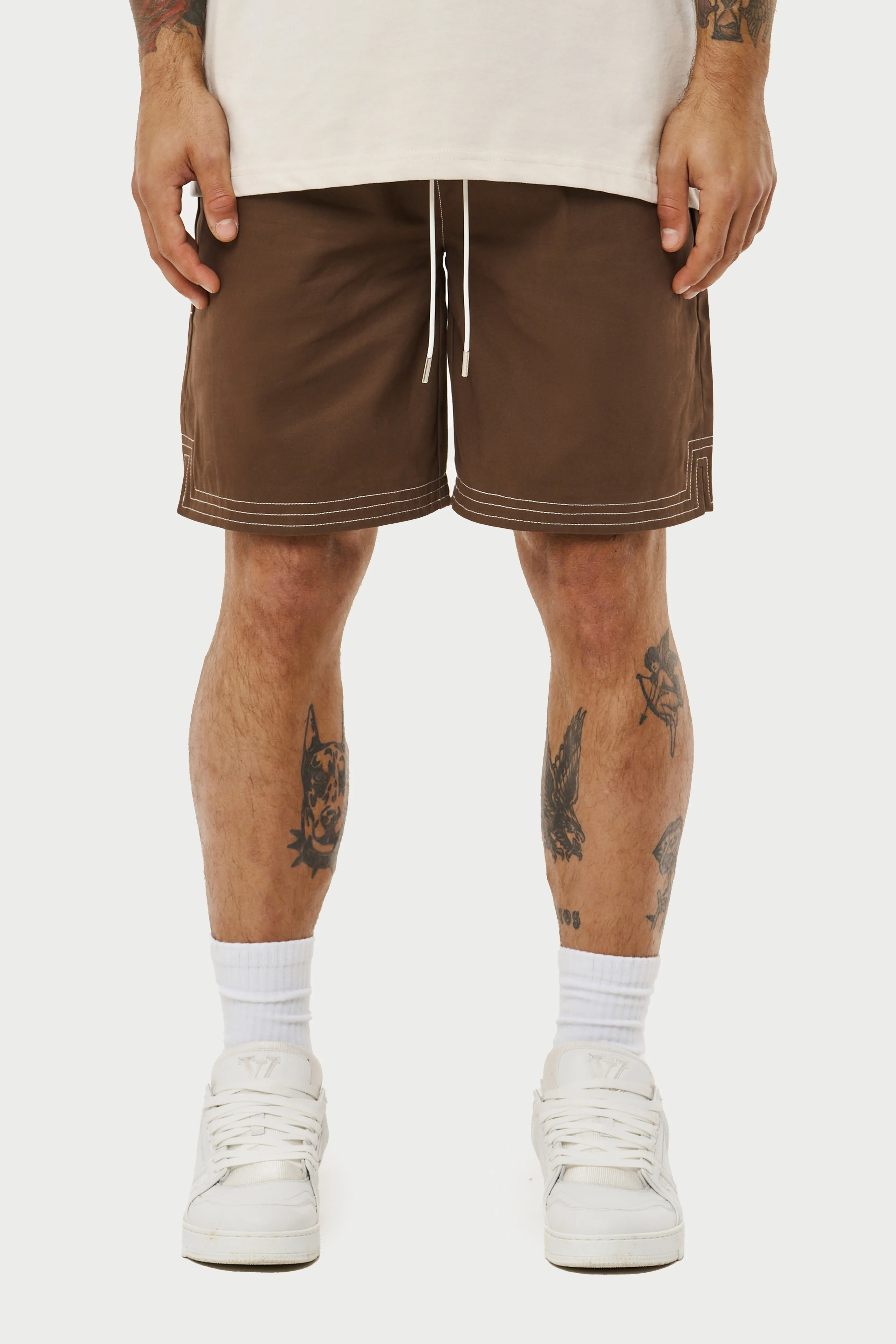 CONTRAST STITCH WOVEN SHORTS - BROWN