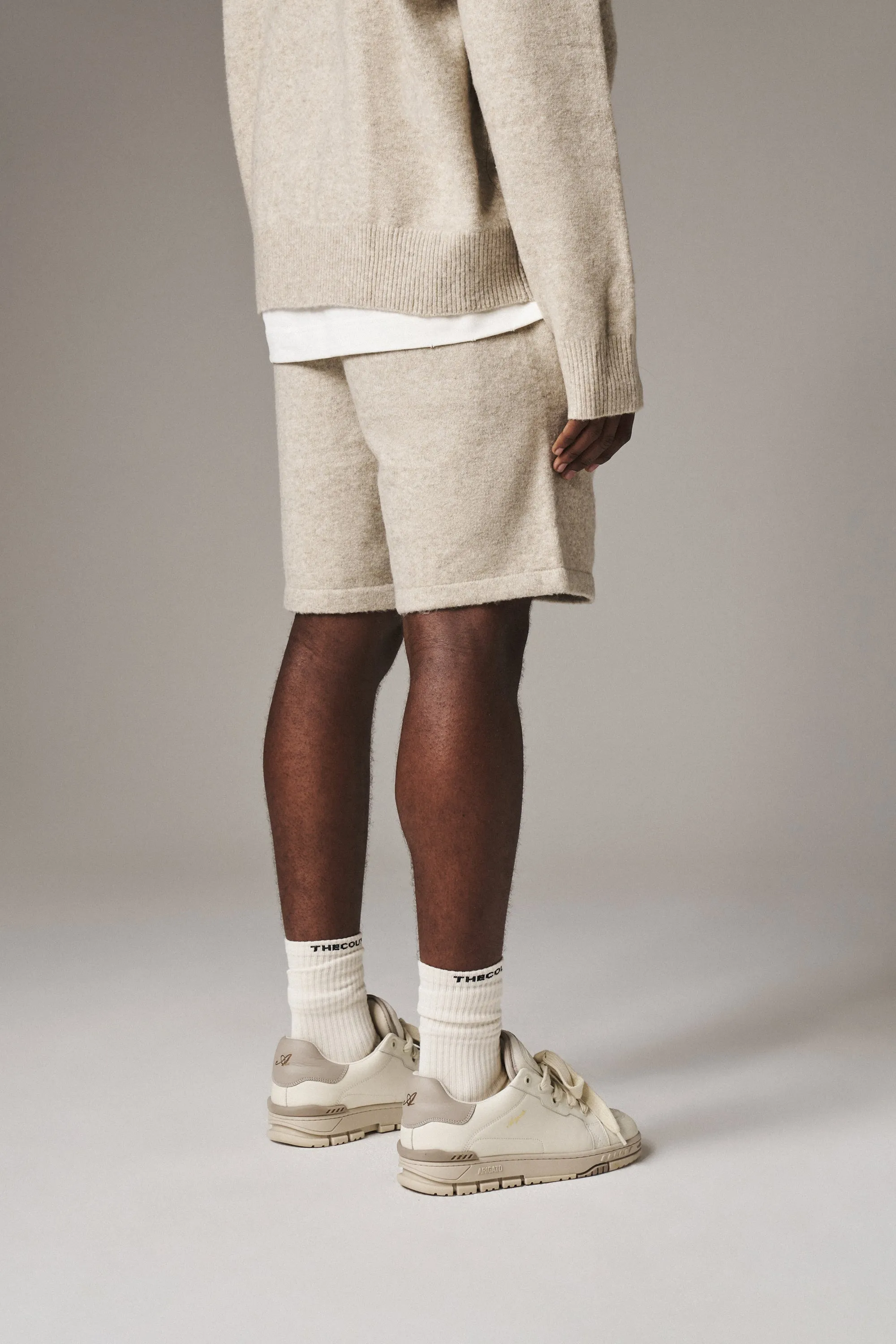 FLUFFY EMBLEM KNITTED SHORTS - BEIGE