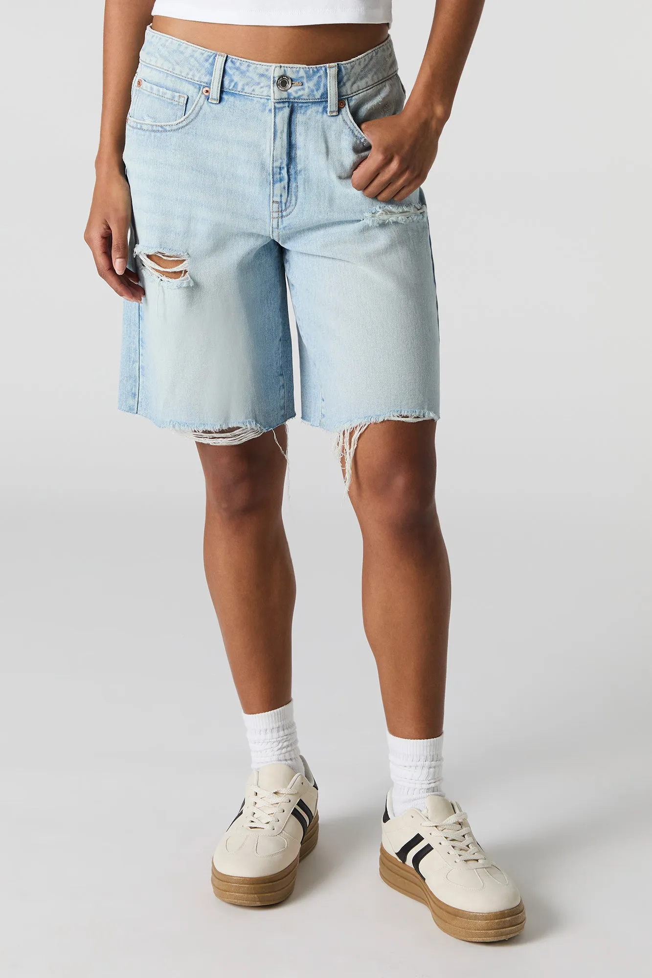 Light Wash Distressed Slouchy Jort