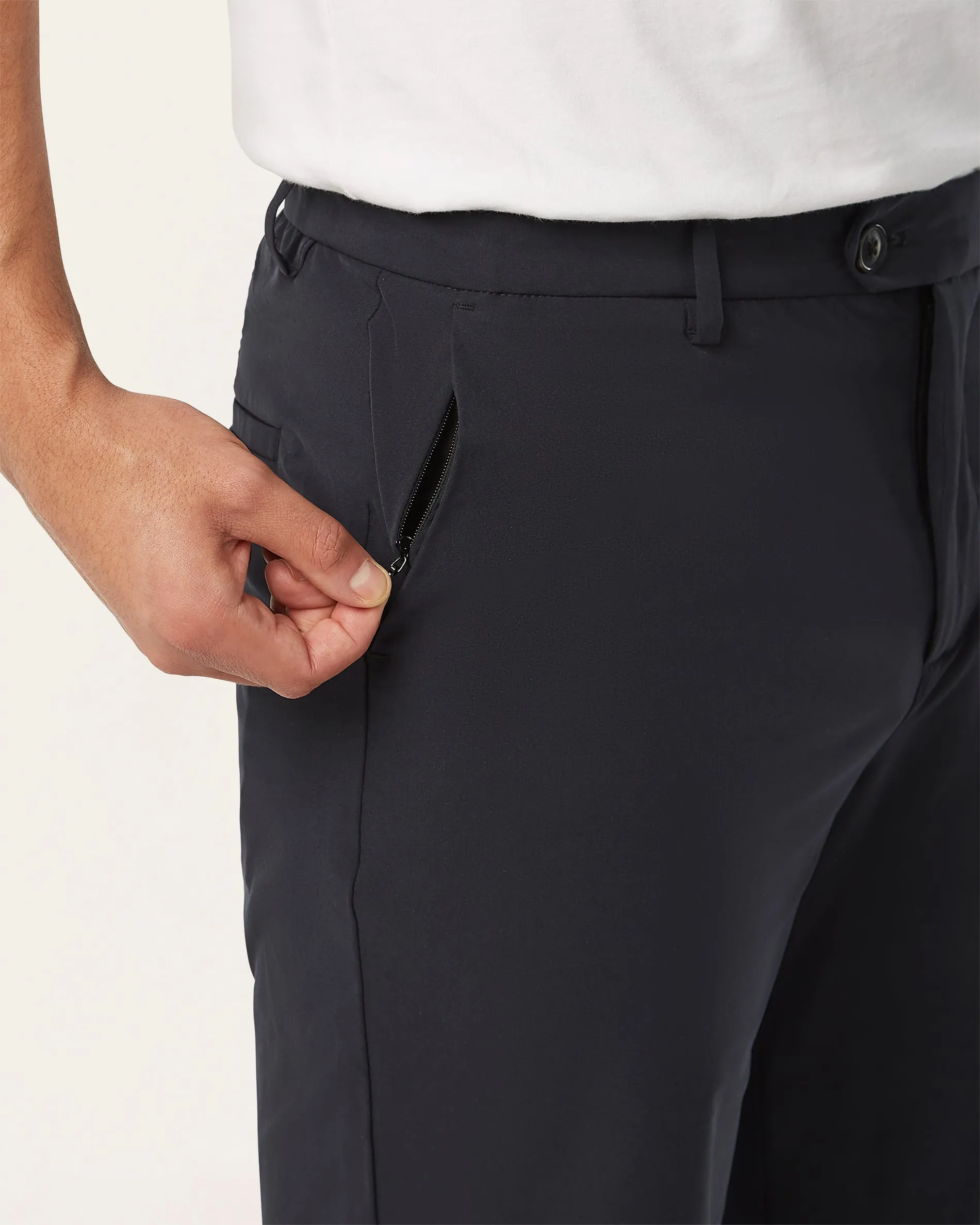 Light-weight shorts black