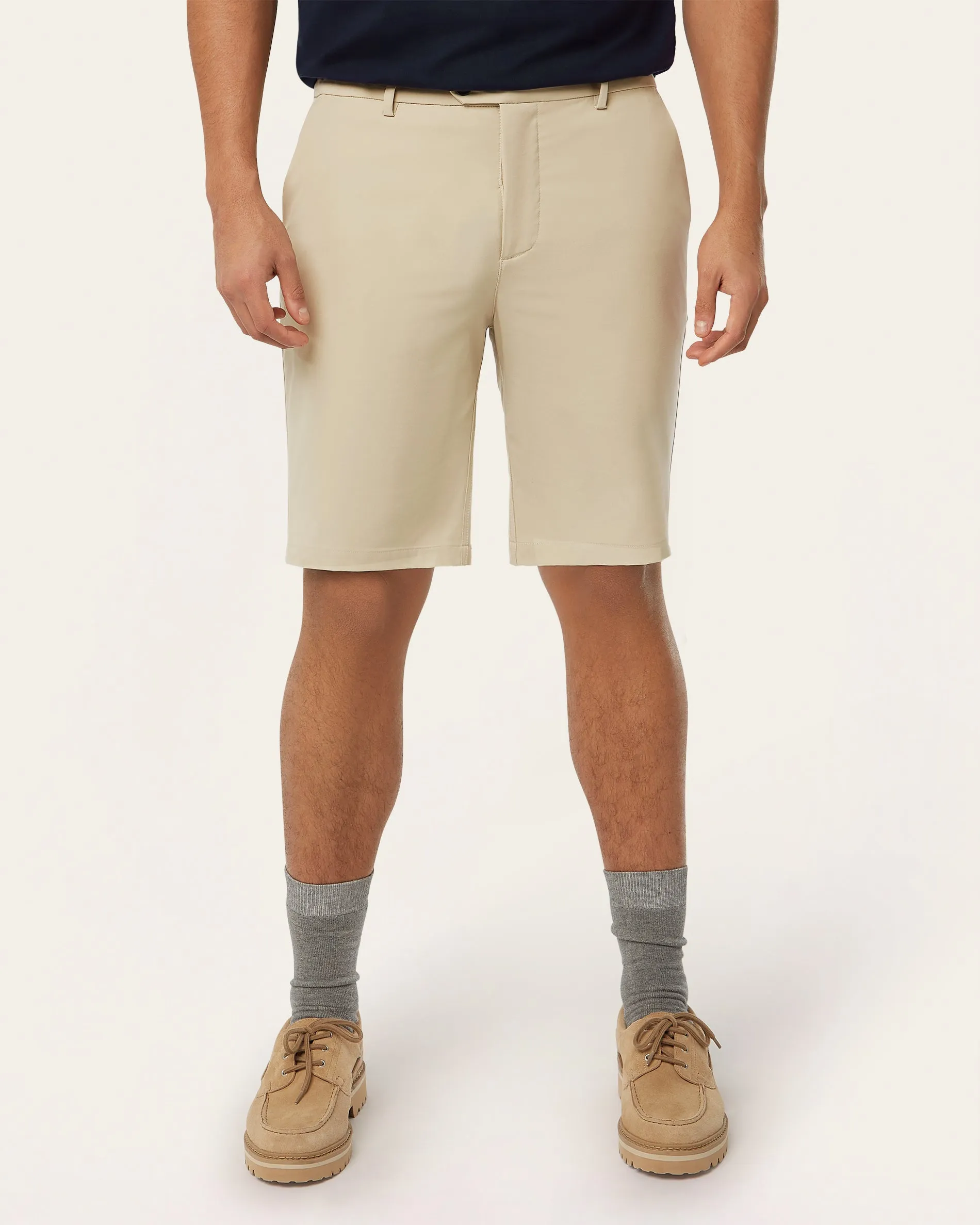 Light-weight shorts sand