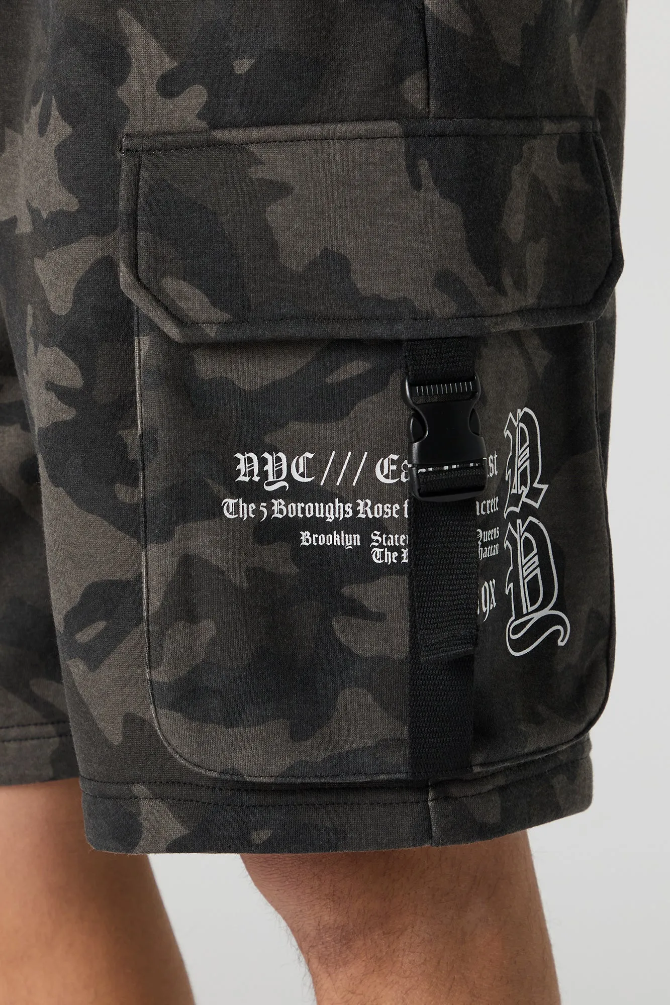 NY Graphic Fleece Cargo Short