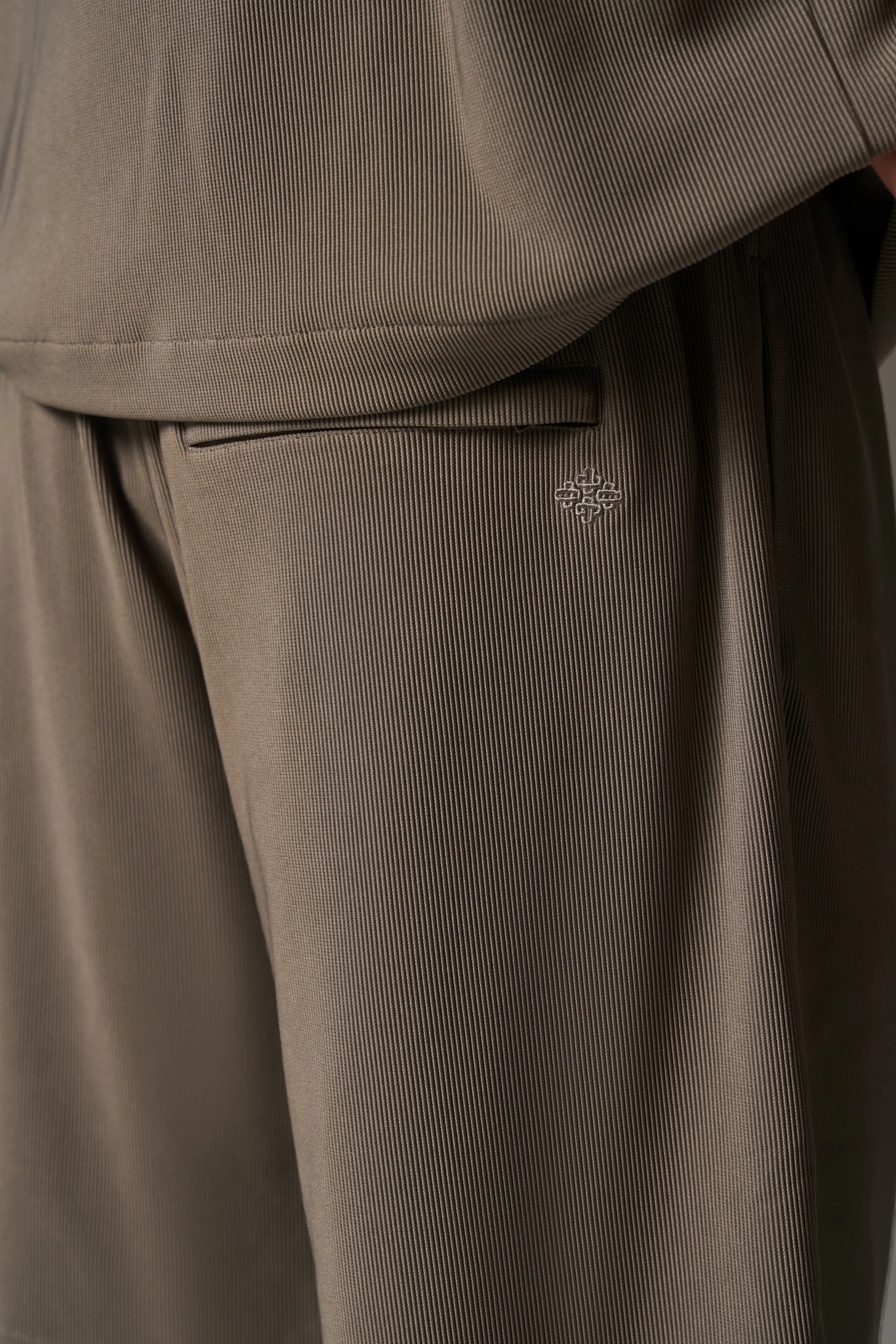 RIBBED SHORTS - MINK